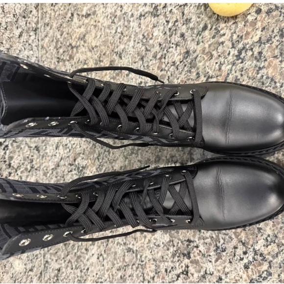 Fendi Rockoko Logo  Lace-Up Combat Boot size 40 - Picture 5 of 5